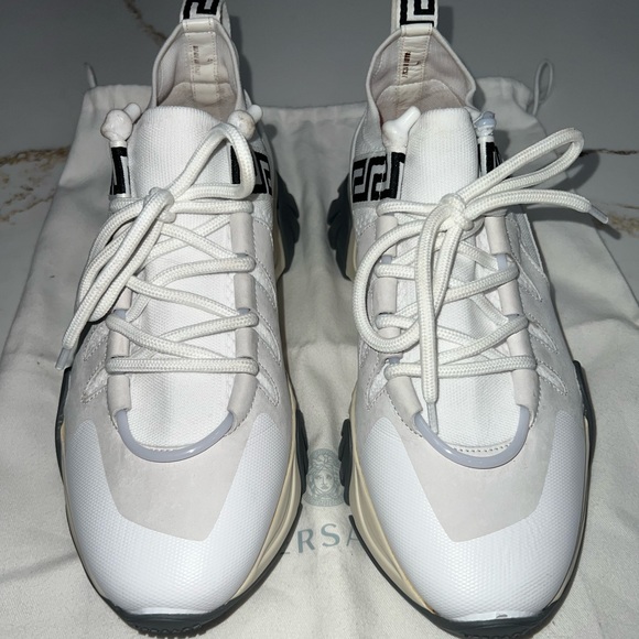 Versace Squalo Printed Sneakers - Picture 6 of 9